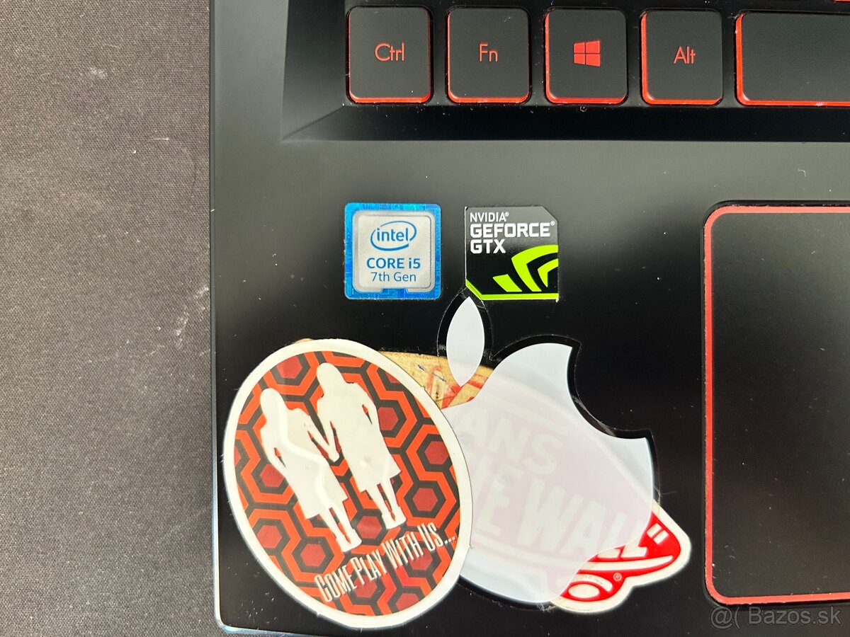 Predám notebook s príslušenstvom - 2