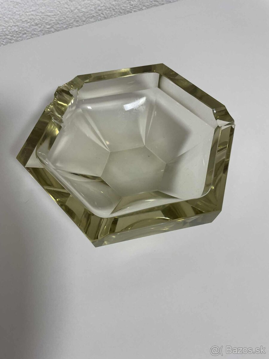 Predám popolník - sklo - 2