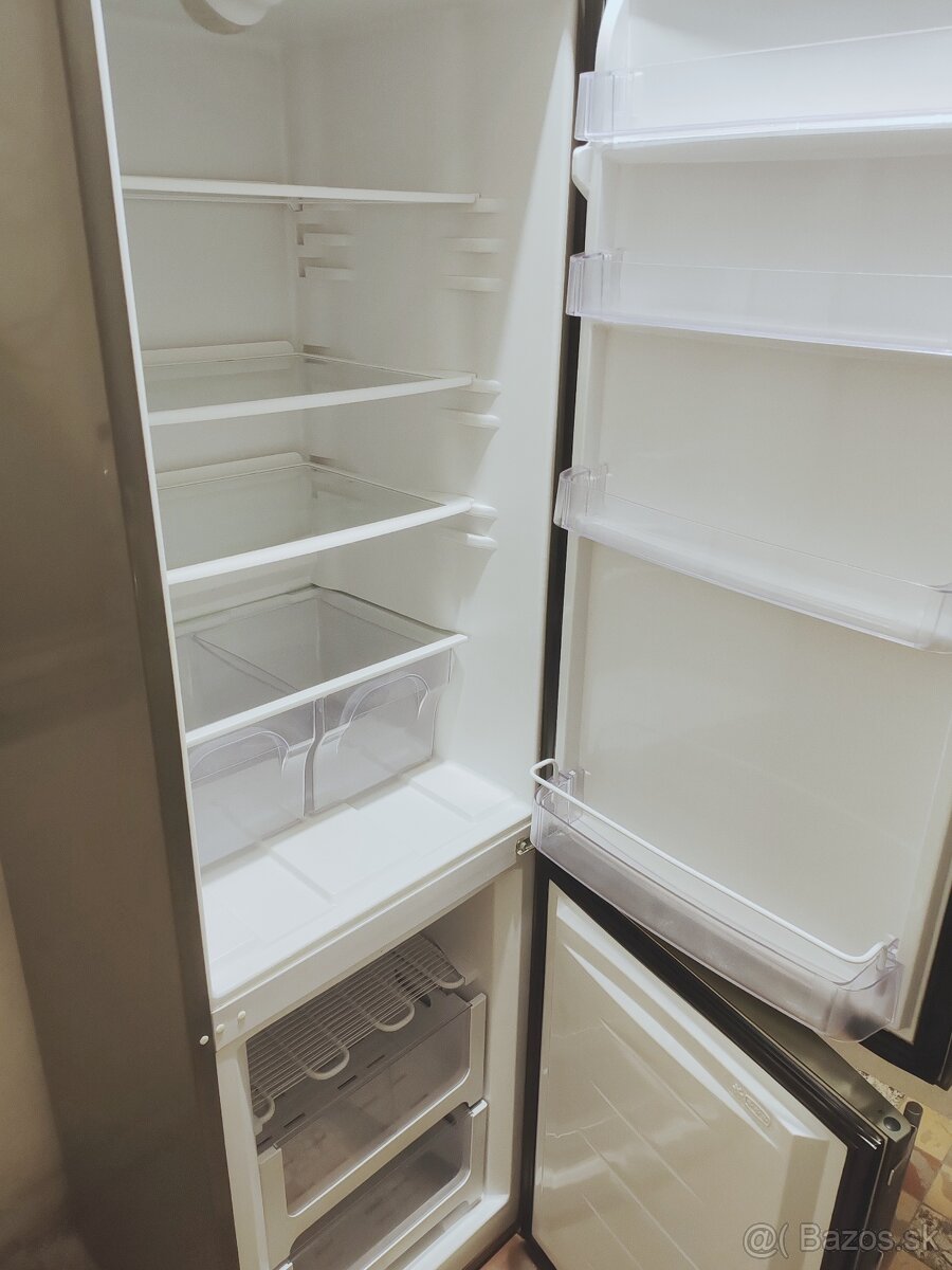 Predám chladničku Eurotech 181cm - 2