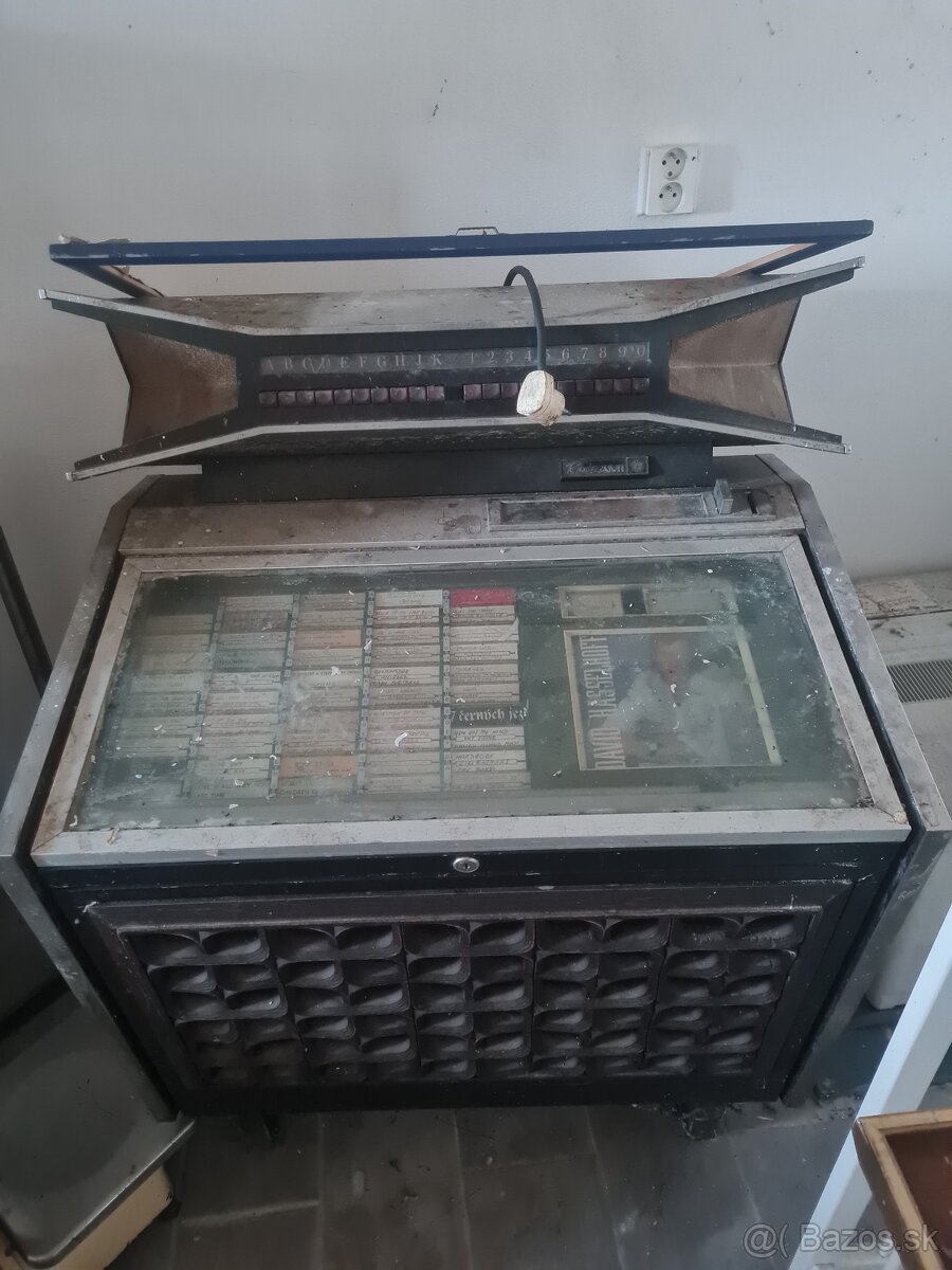 Retro jukebox - 2