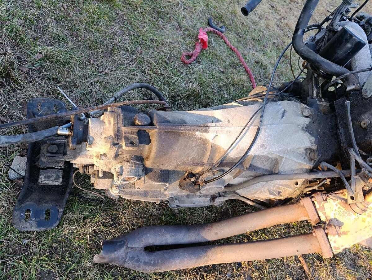 Predam/rozpredám motor M102.982 - 2