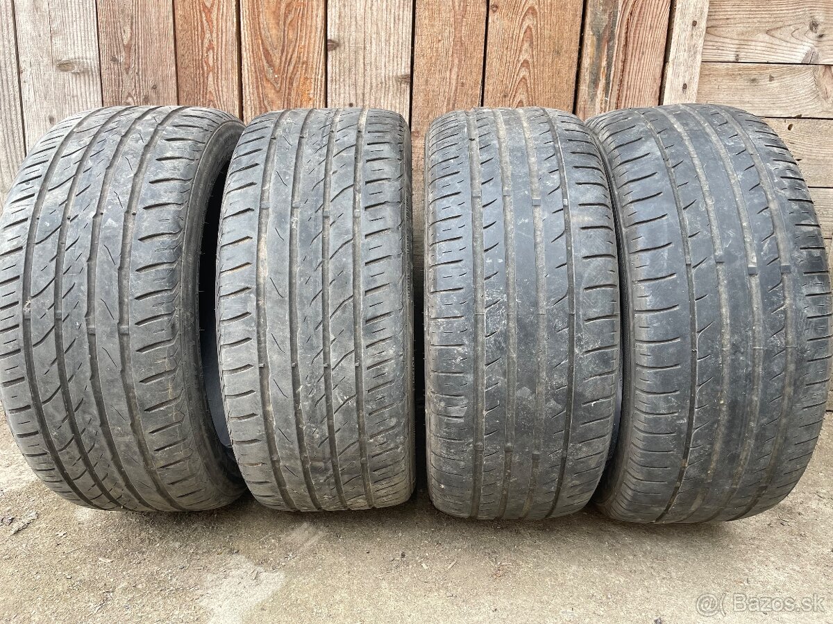 225/45 R17 - 2