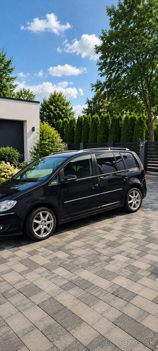 Predám Volkswagen Touran (2010) - 2