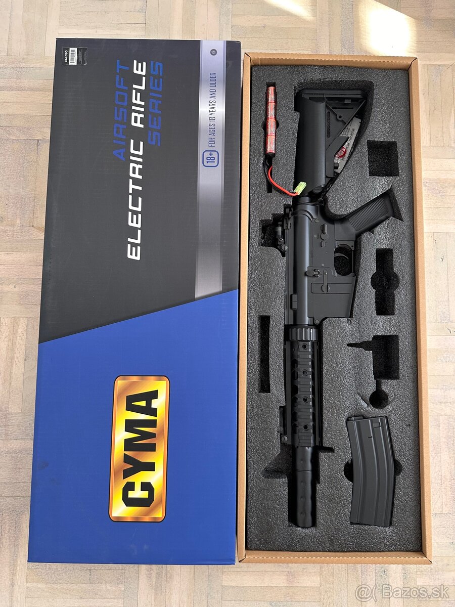 M4 CYMA airsoft replika - 2