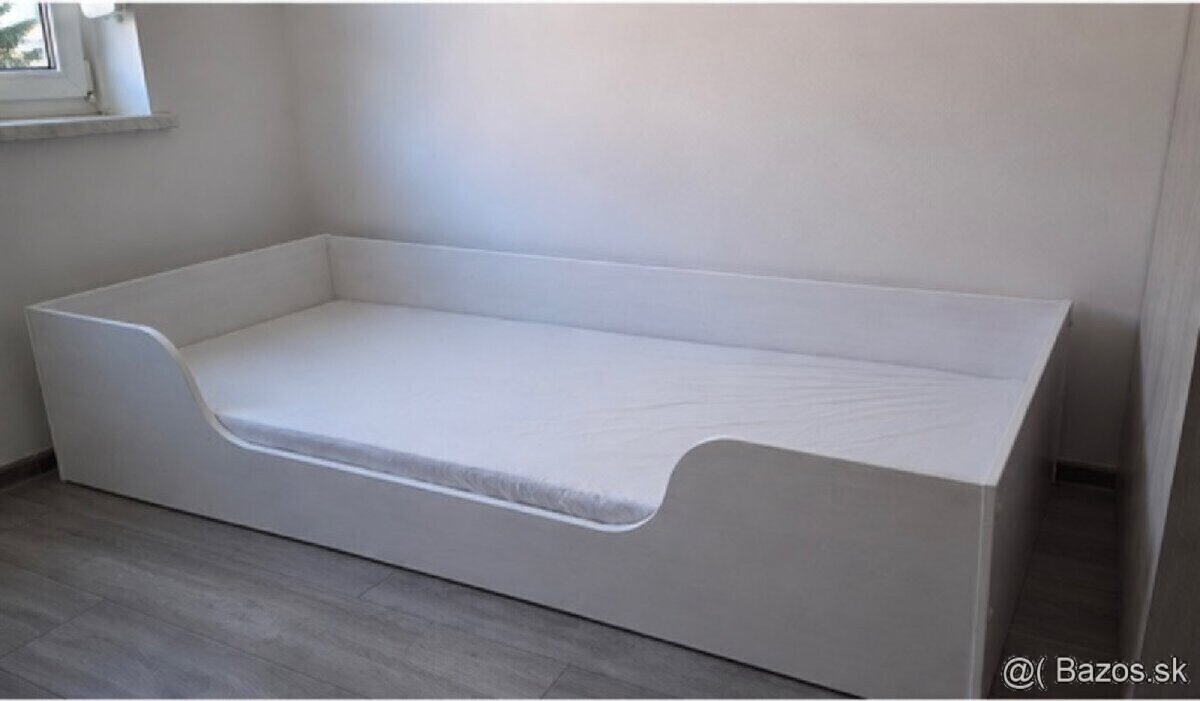 Predám bielu posteľ 90 × 200 cm - 2