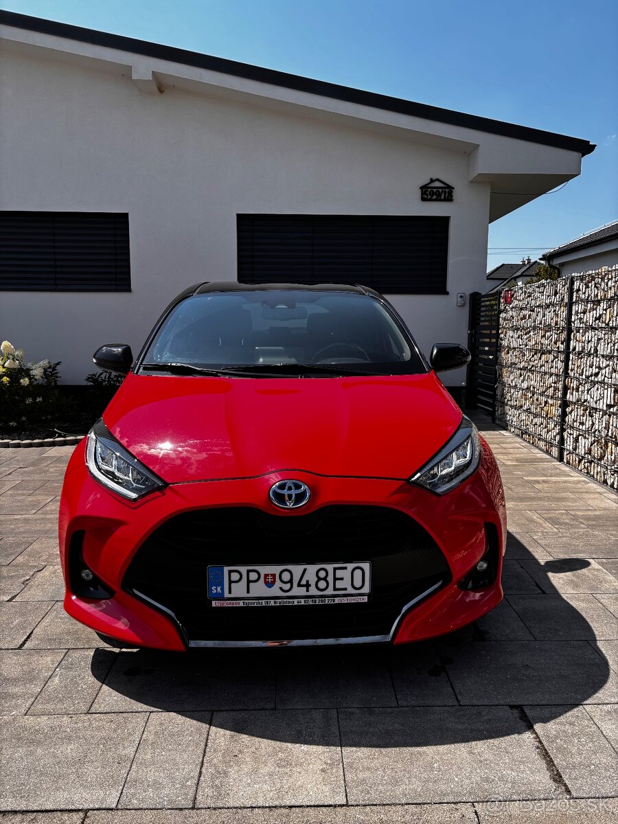 Toyota Yaris Hybrid - 2