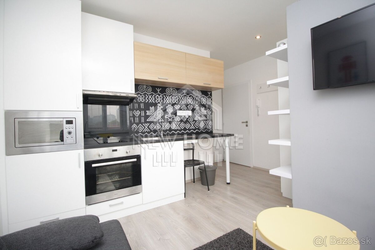 DULOVO nám. - garsónka, WIFI, pivnica, ul. Trenčianska - 2