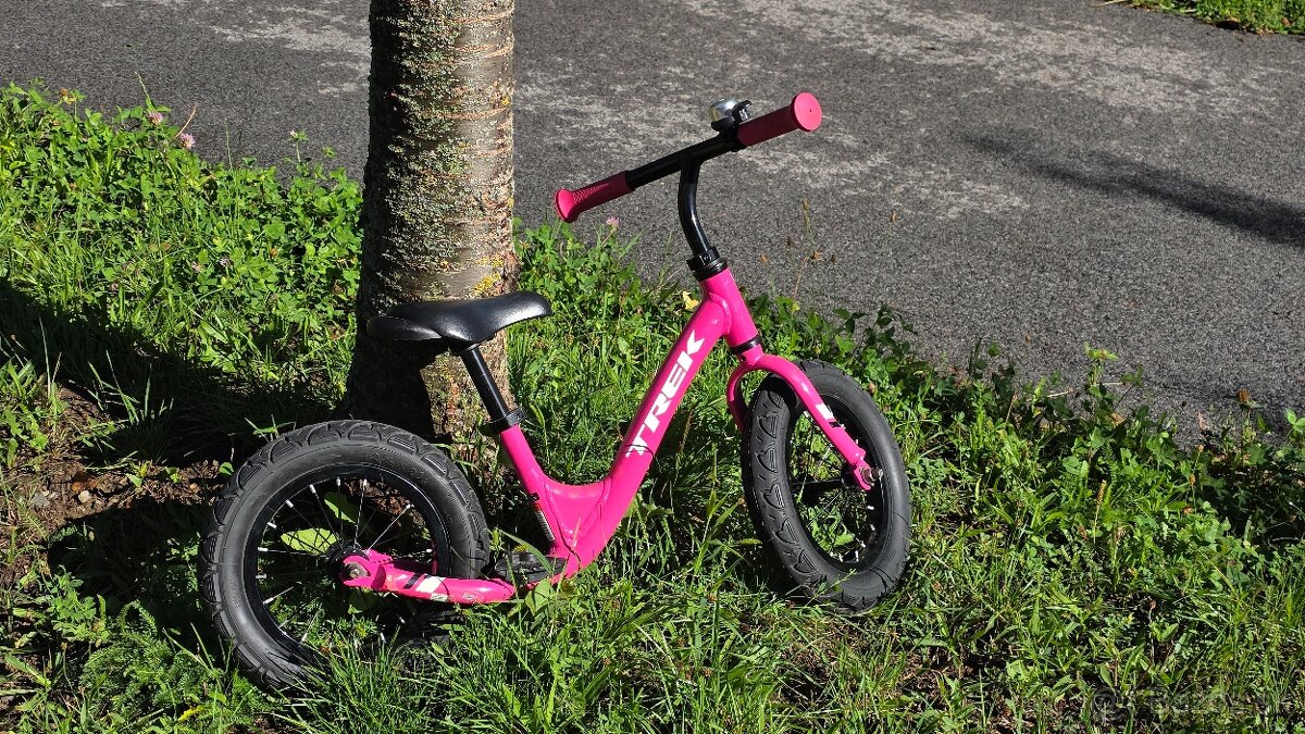 Predám odrážadlo TREK Kickster 12 - 2