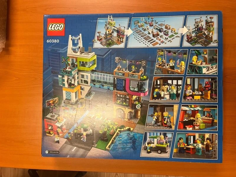 Lego City 60380 City center - 2