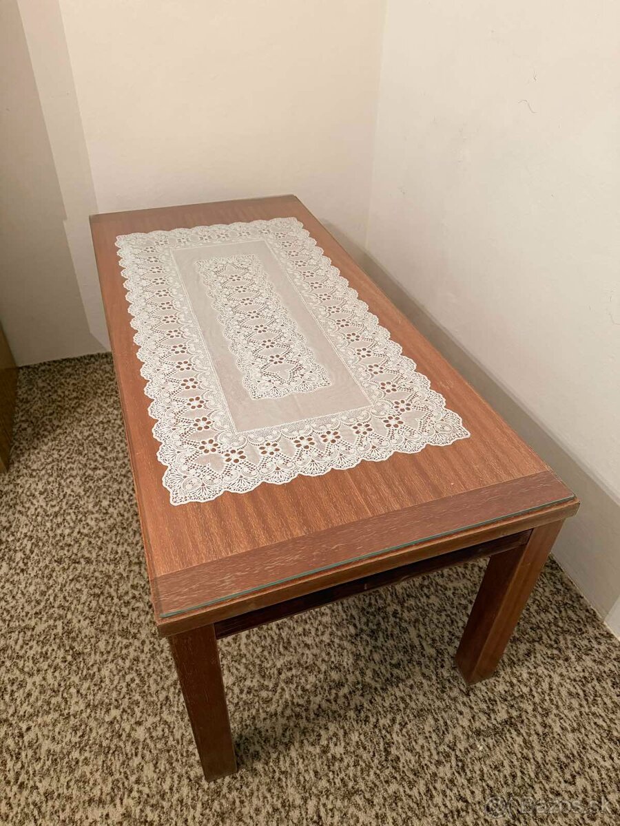 Konferenčný stolík. - 2