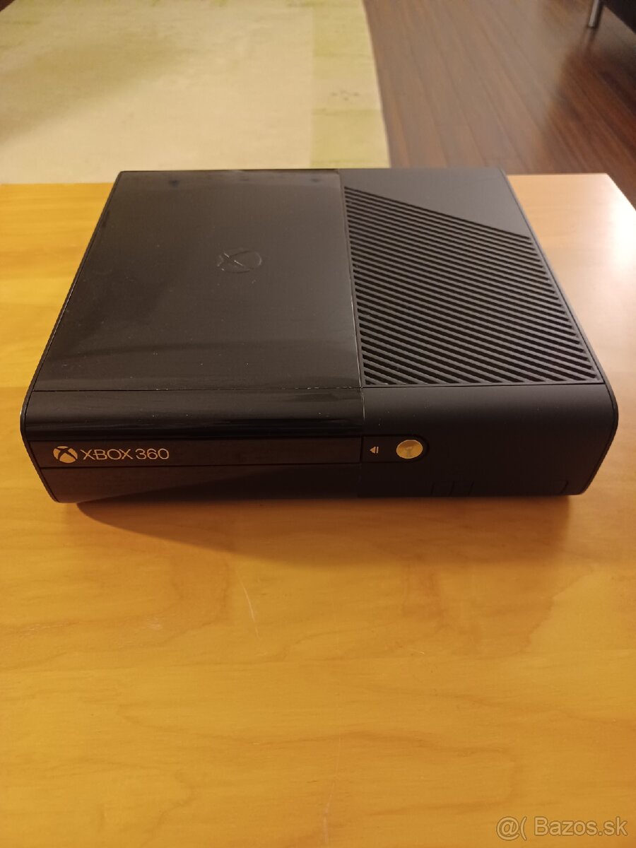 Xbox 360 + príslušenstvo - 2