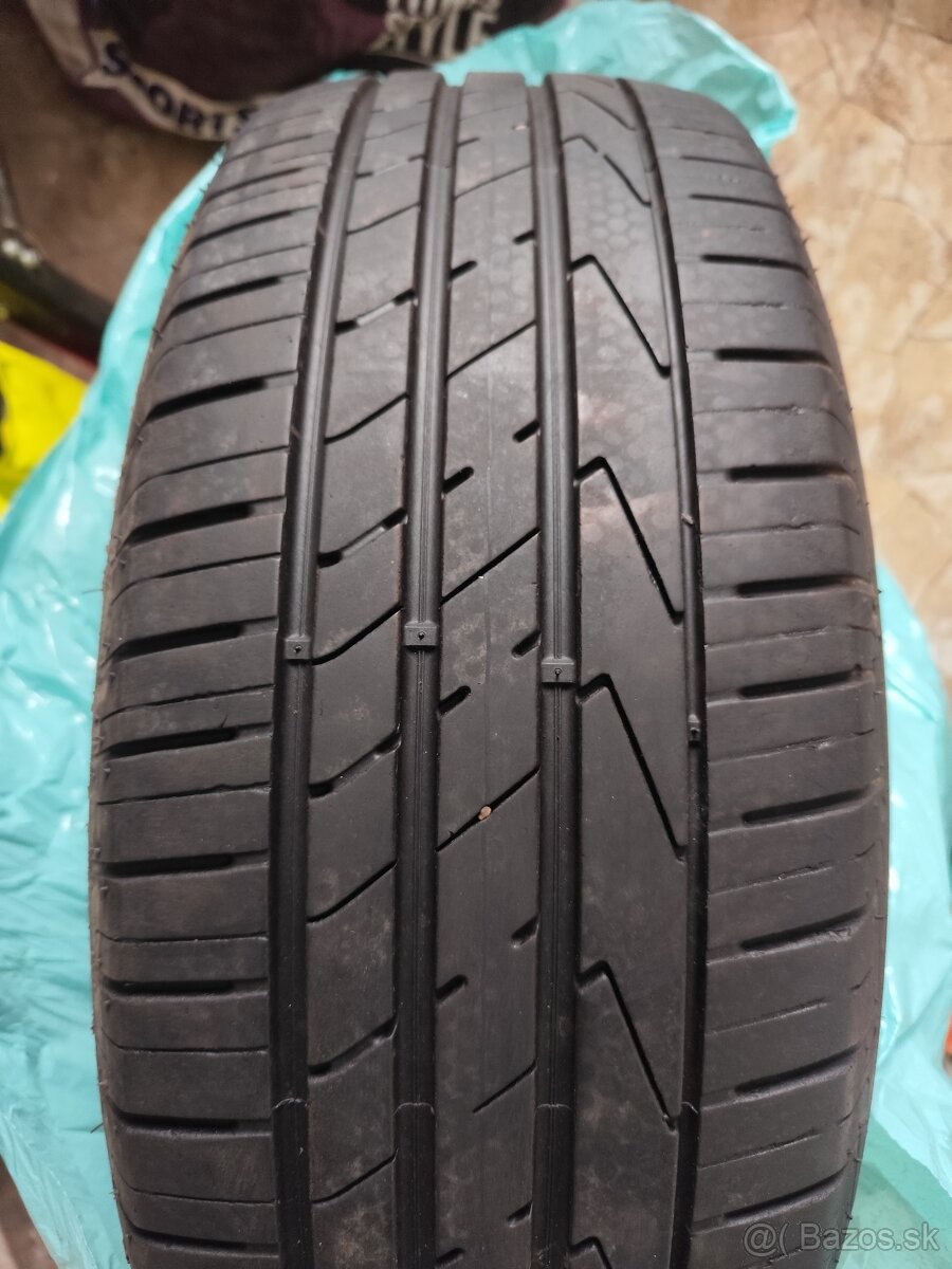 Predám letné pneumatiky Hankook 235/65 R17 - 2