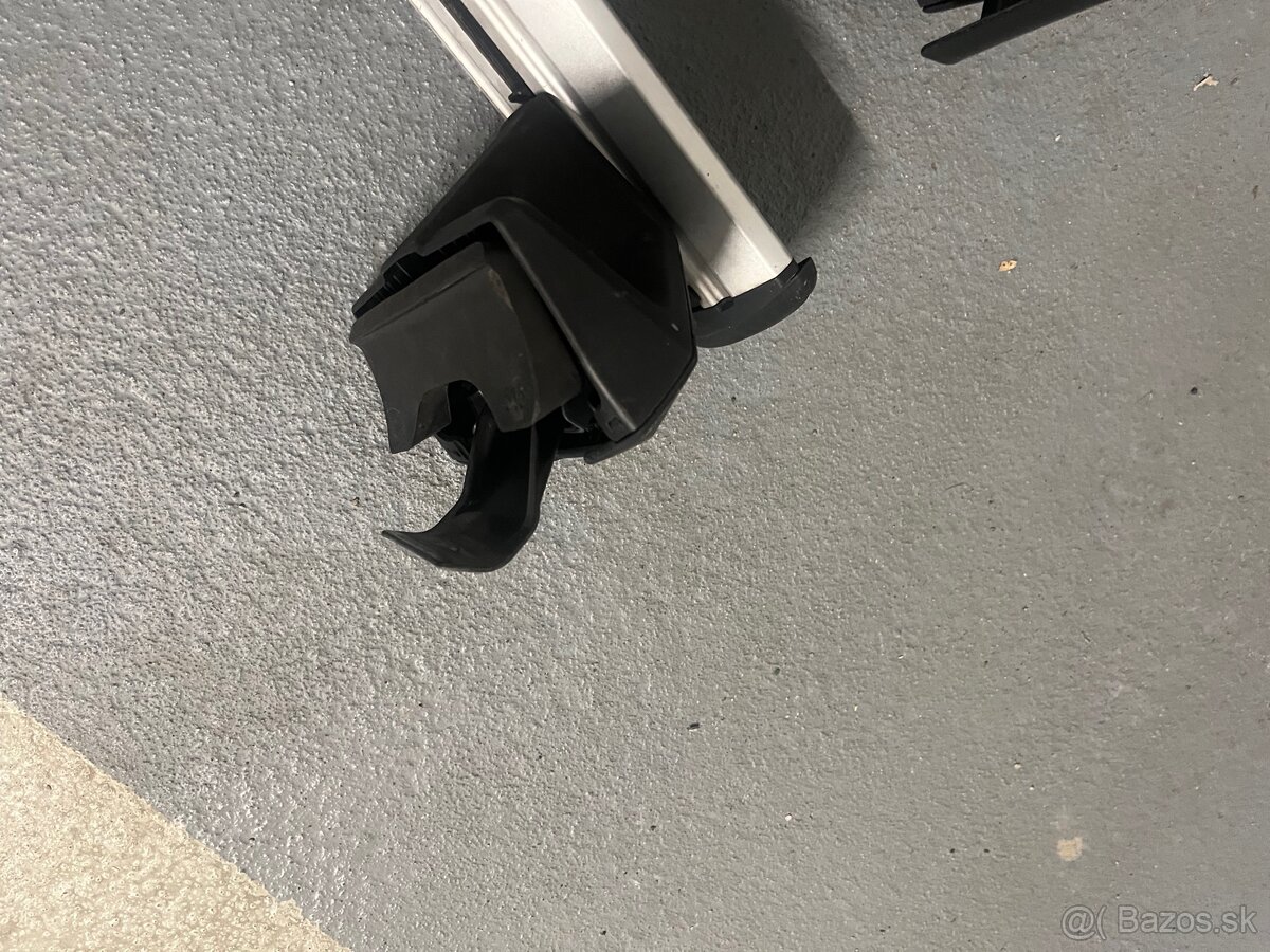 strešný nosič Thule WingBar - 2