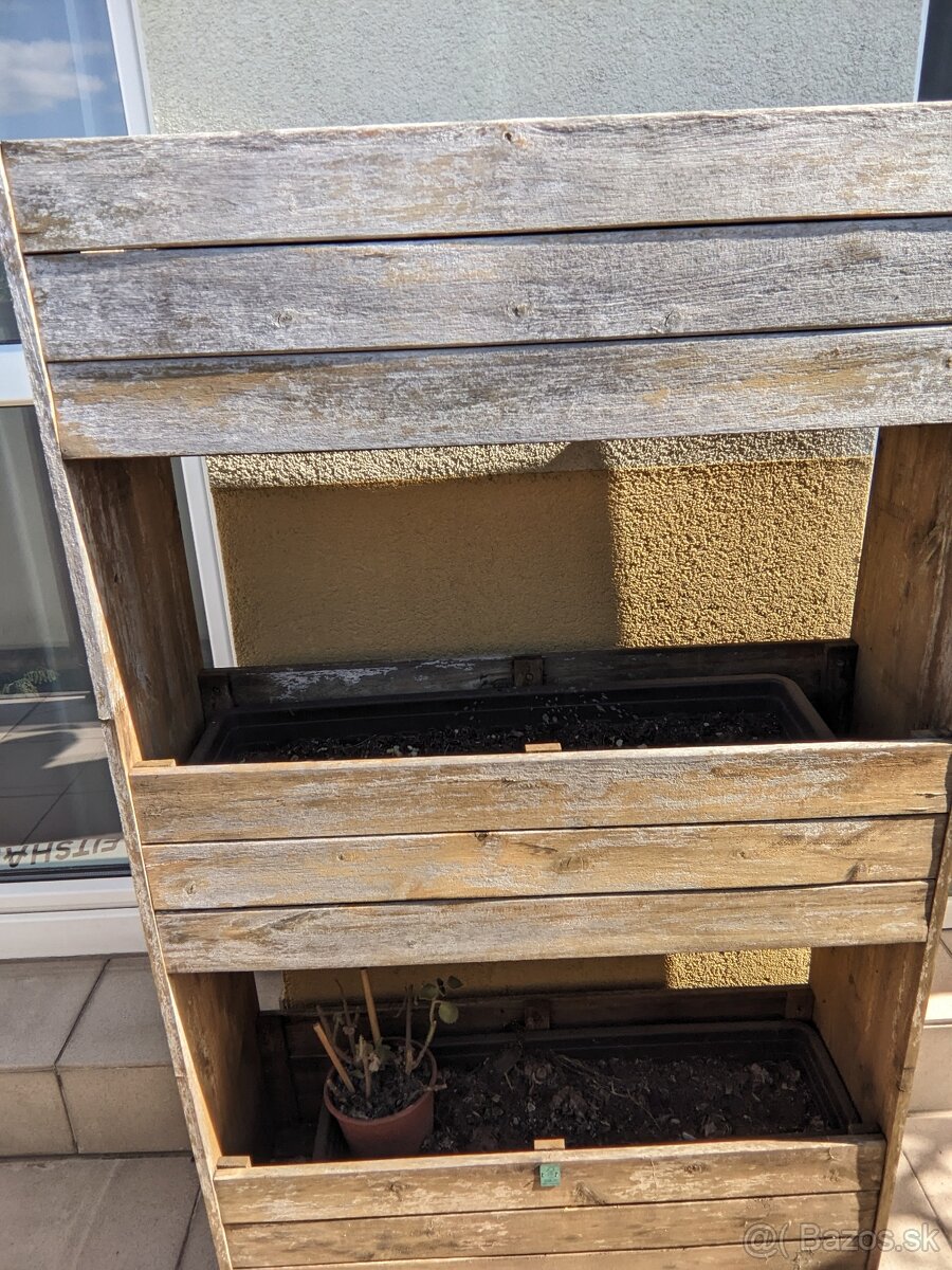 Stojan na kvetináče - 2