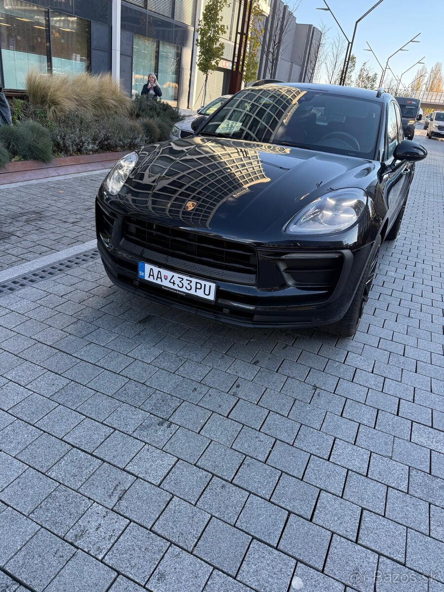 Porsche Macan model 2024 - 2