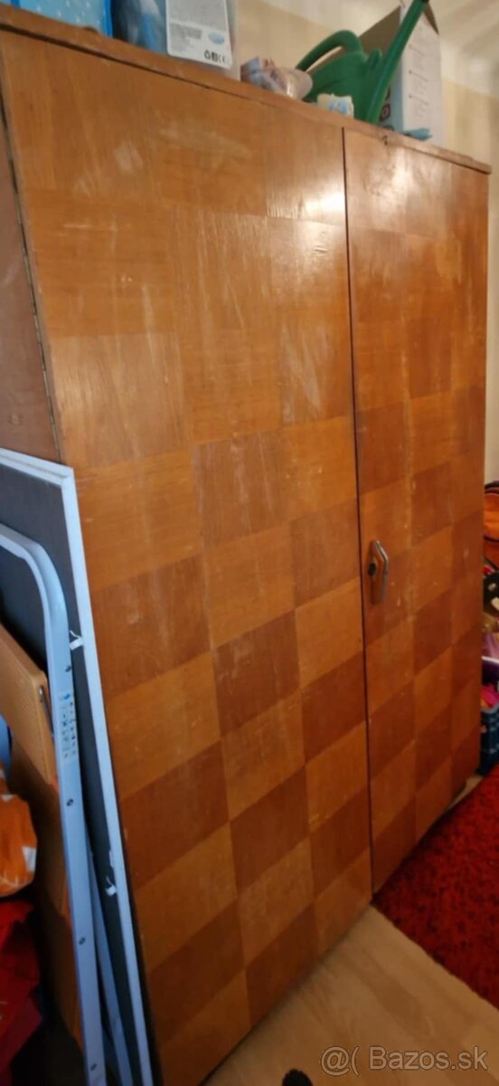 Starožitná skriňa - 2