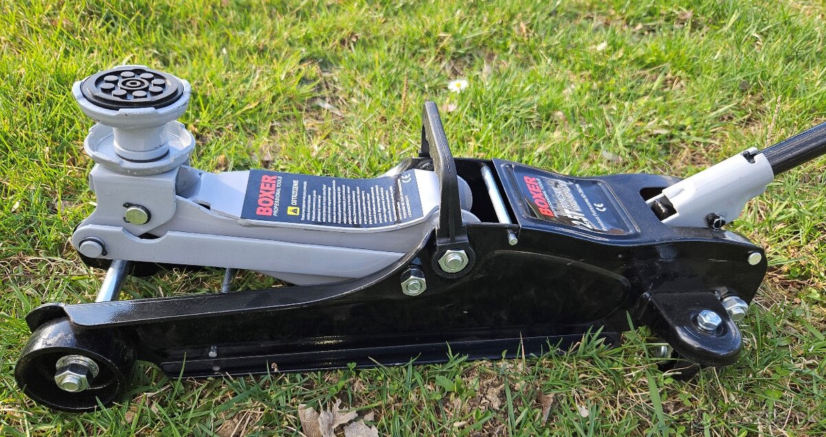 Hydraulicky zdvihak 2,5t a 3t - 2