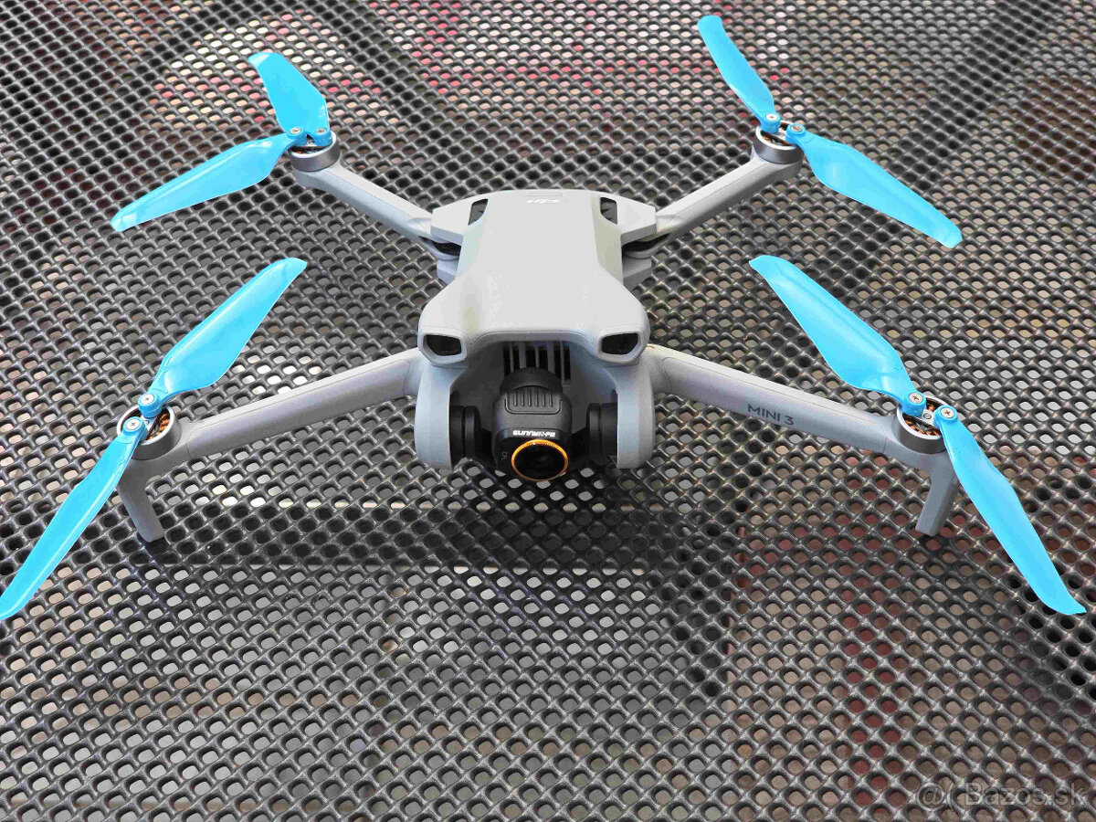 DJI Mini 3 Fly More Combo - 2