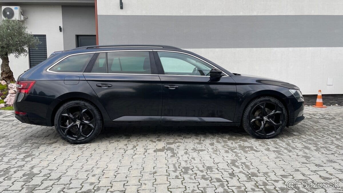 ŠKODA SUPERB COMBI DSG - 2