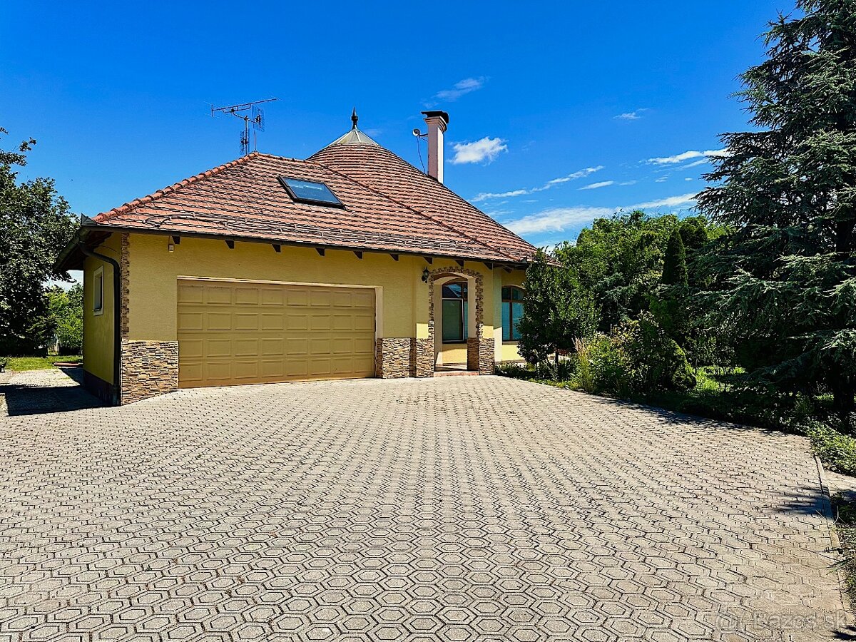 7-izb. Rodinný dom s bazénom na pozemku 5.100 m2 - 2