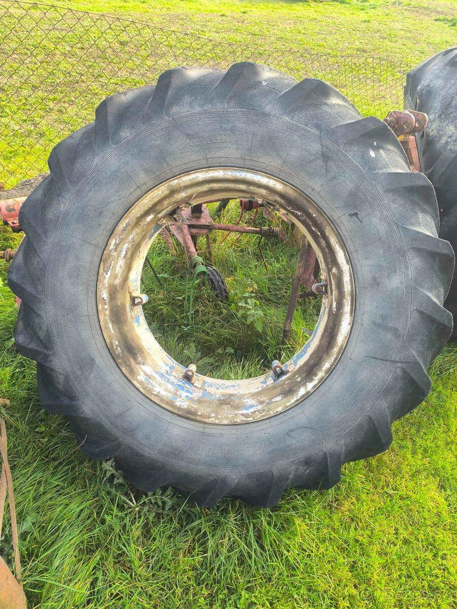 Pneumatiky 16.9-28 - 2