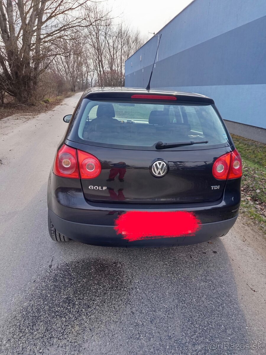 VW Golf 5 - 2