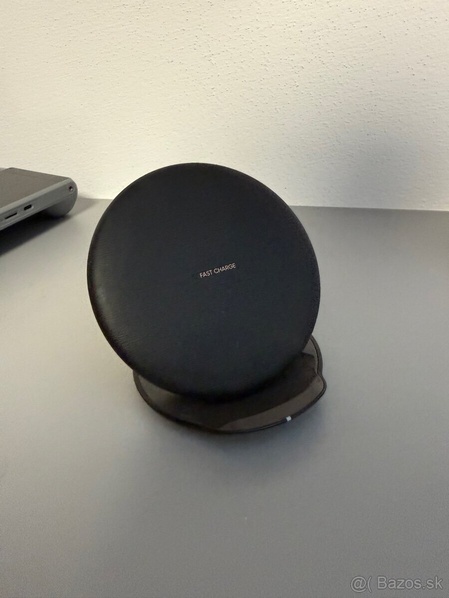 Predam rýchlu bezdrôtovú nabijacku Samsung. - 2