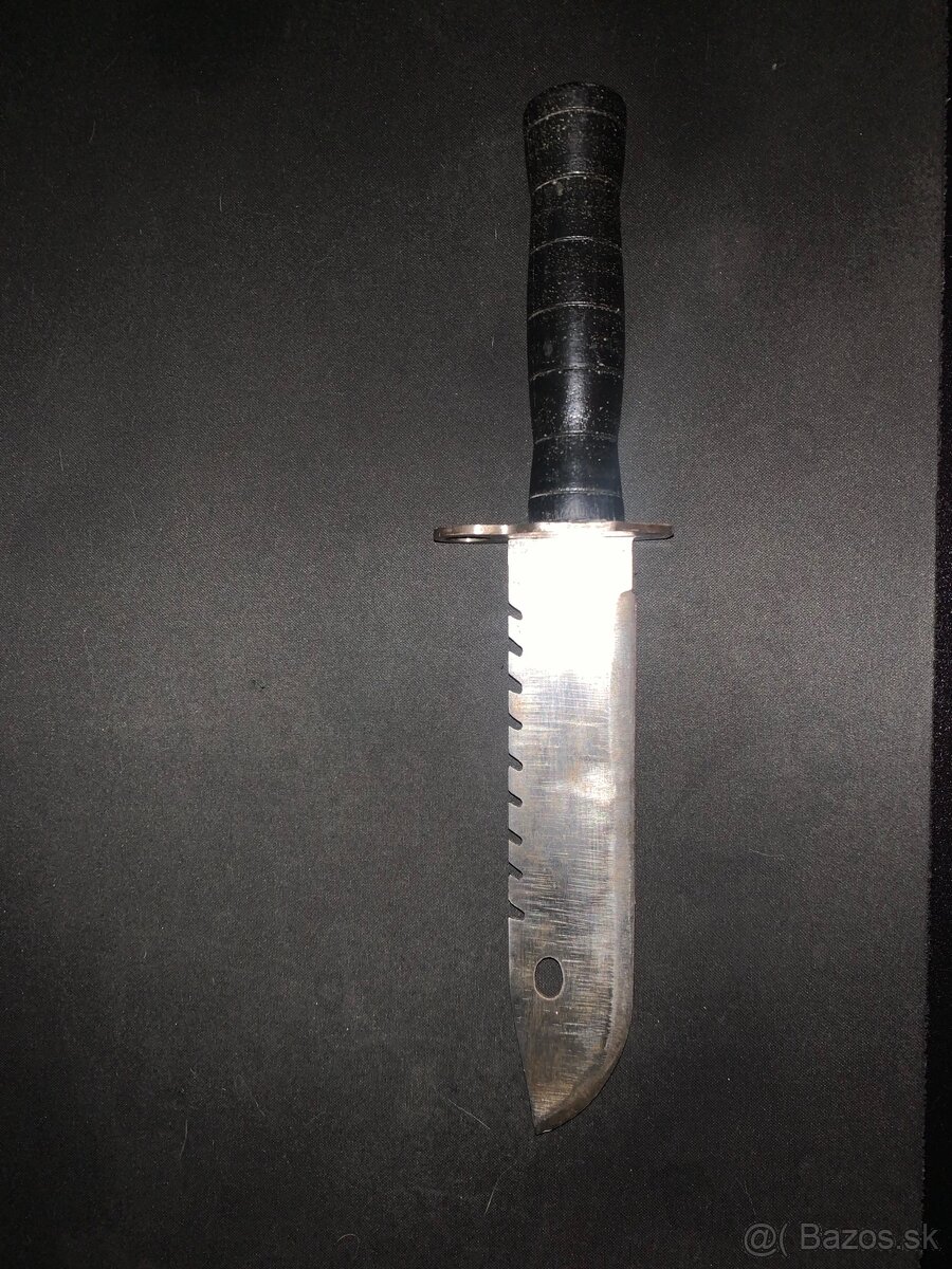 Bayonet Nôž + drevo - 2