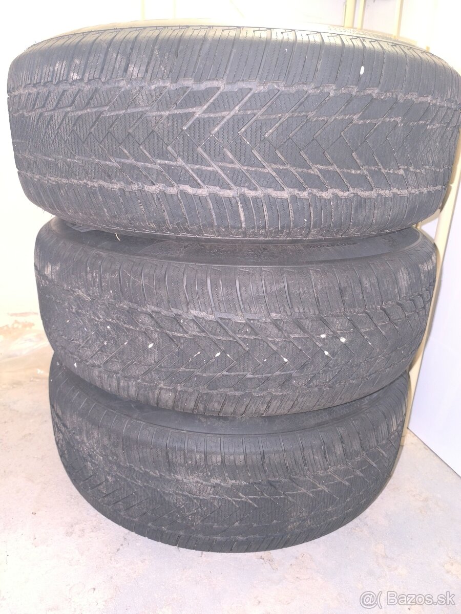 Predám zimné pneumatiky 245/65 r17 - 2