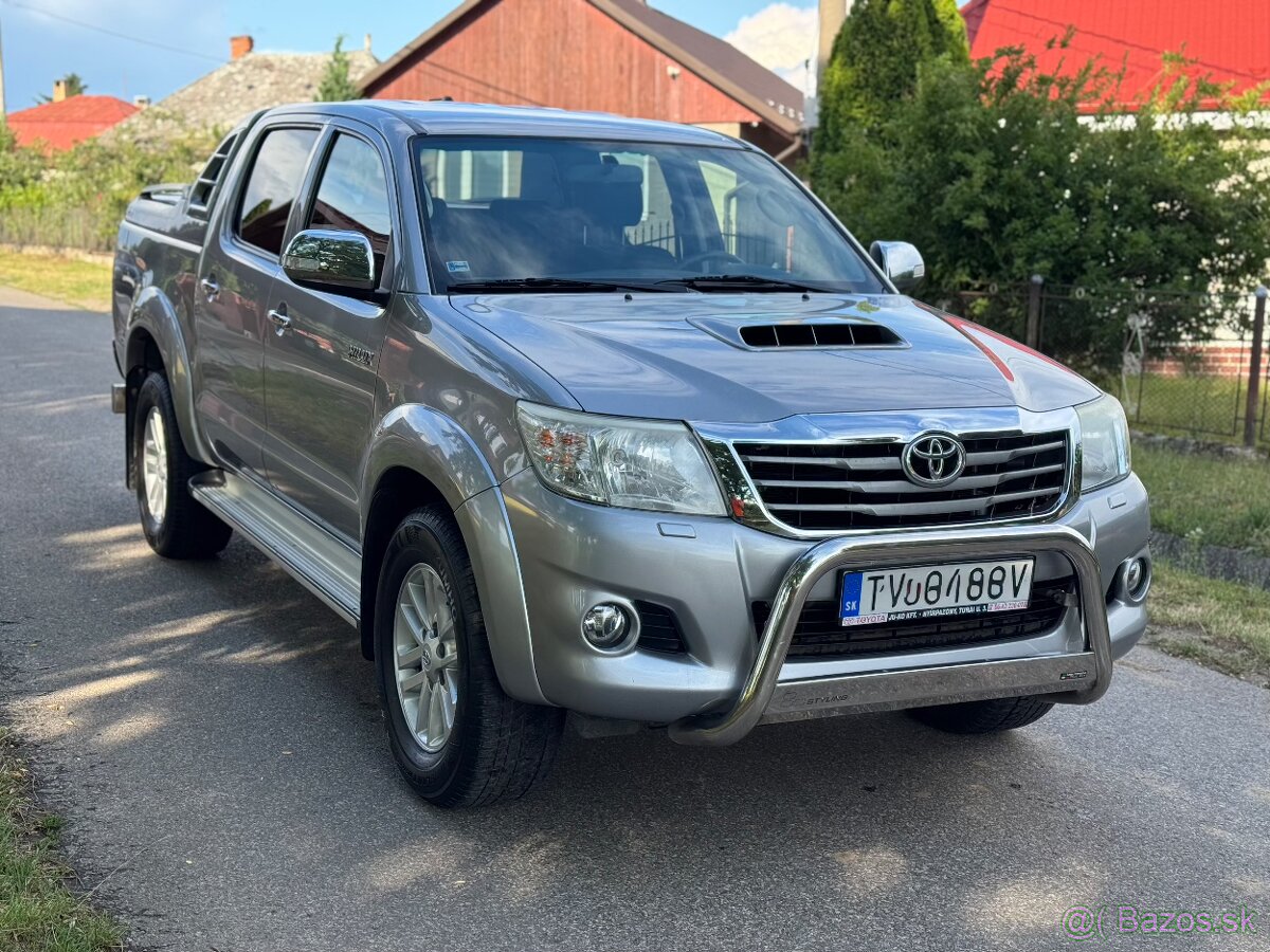 Toyota Hilux 3.0