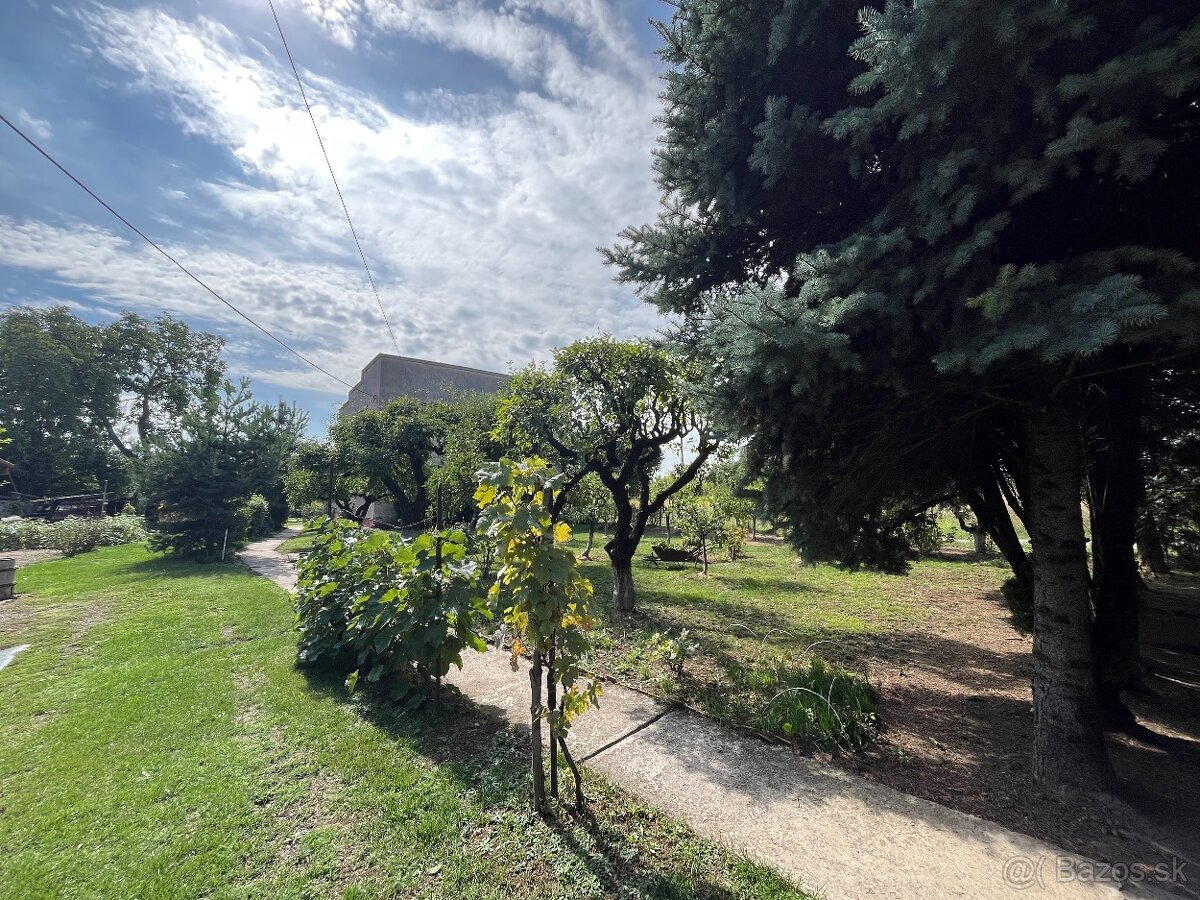 Šaca - 5 izbový rodinný dom s peknou záhradou - 2