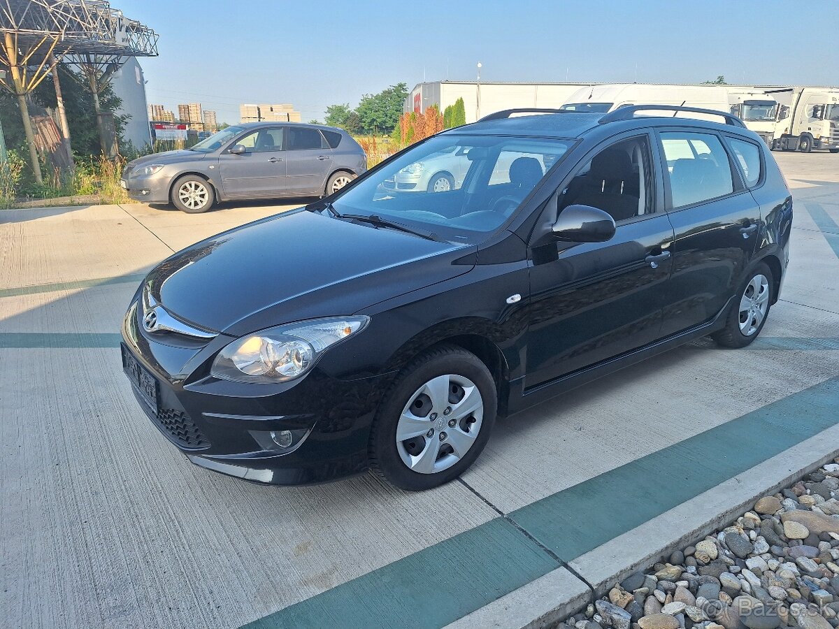 HYUNDAI I30 1,6 CRDI ROK 2012 - 2