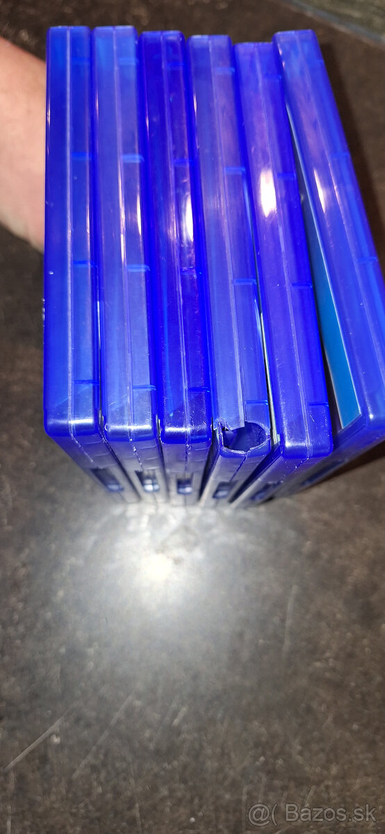 PS4, HRY, FIFA, NHL, ASSASSINs - 2