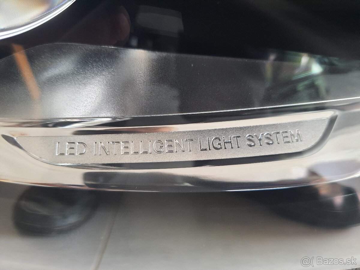 Mercedes GLC predne prave svetlo LED inteligent light system - 2