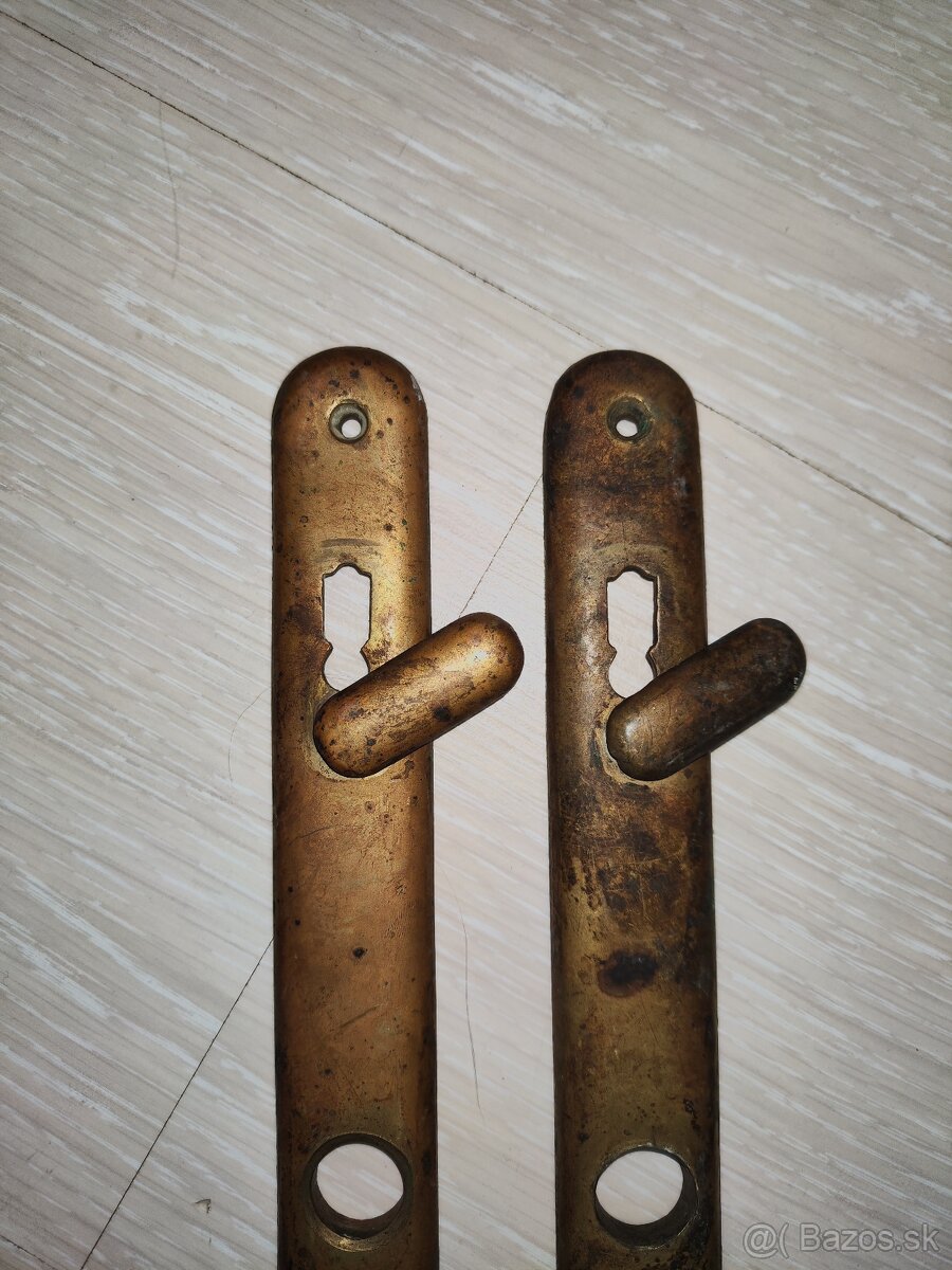 Mosadzné kryty zámku dverí - 2