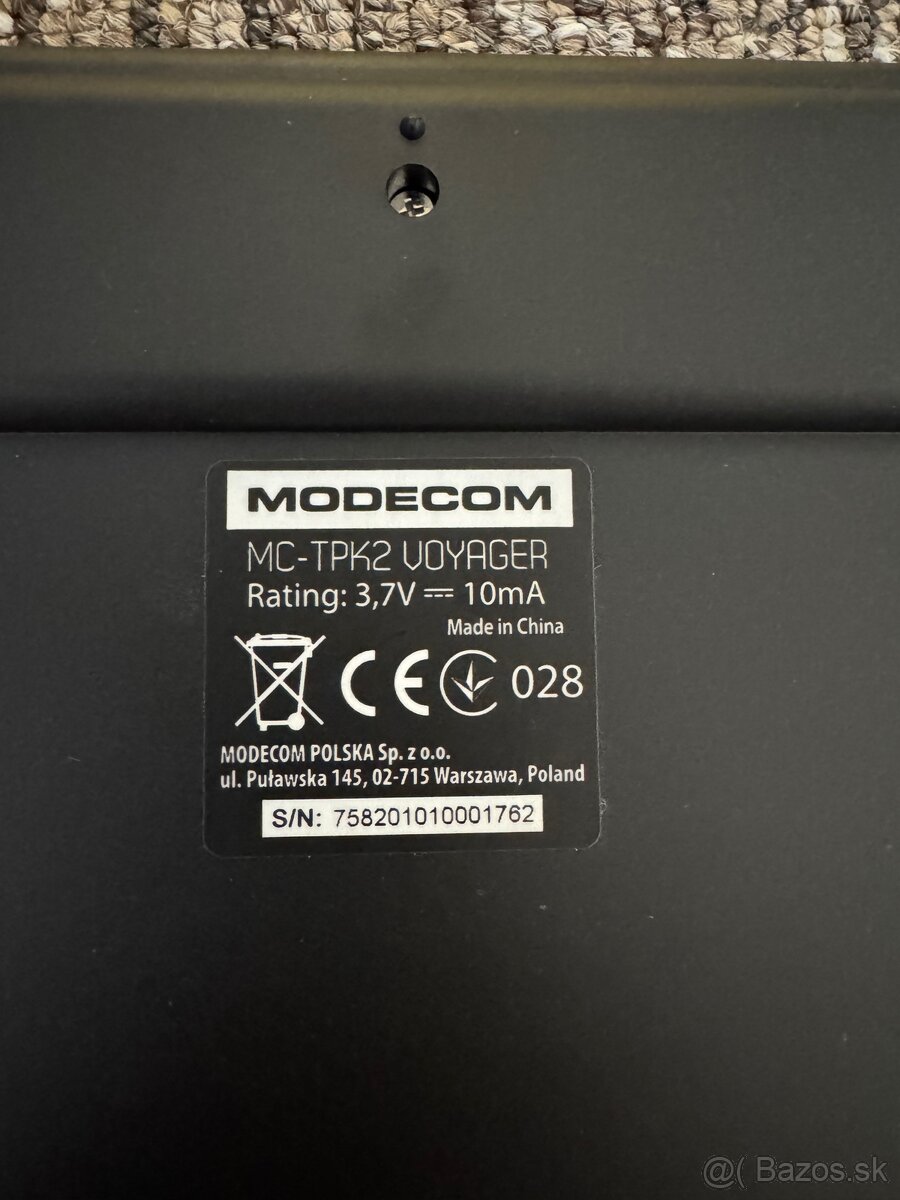 Predam bezdrôtovú podsvietená klávesnicu s touchpadom - 2