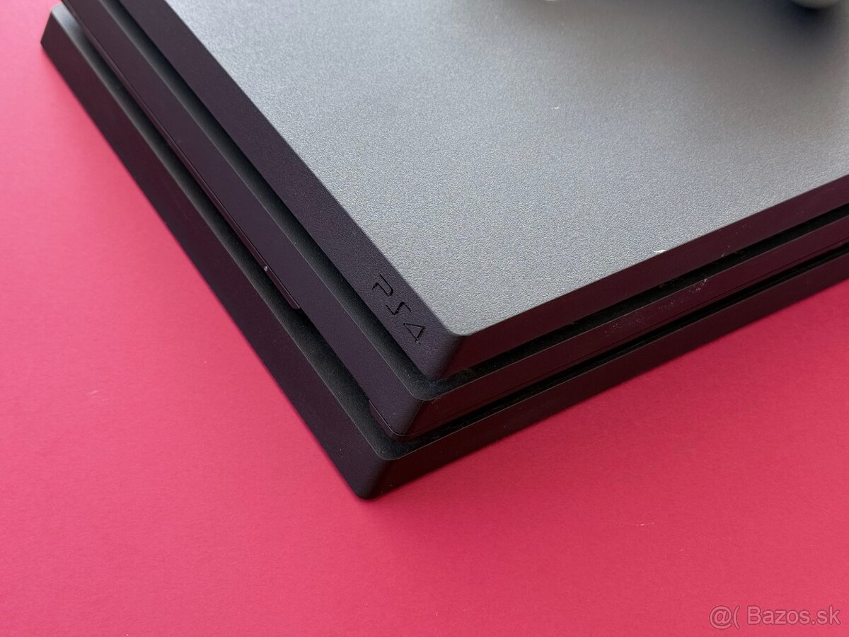 PlayStation 4 Pro CUH-7216B 1TB - 2