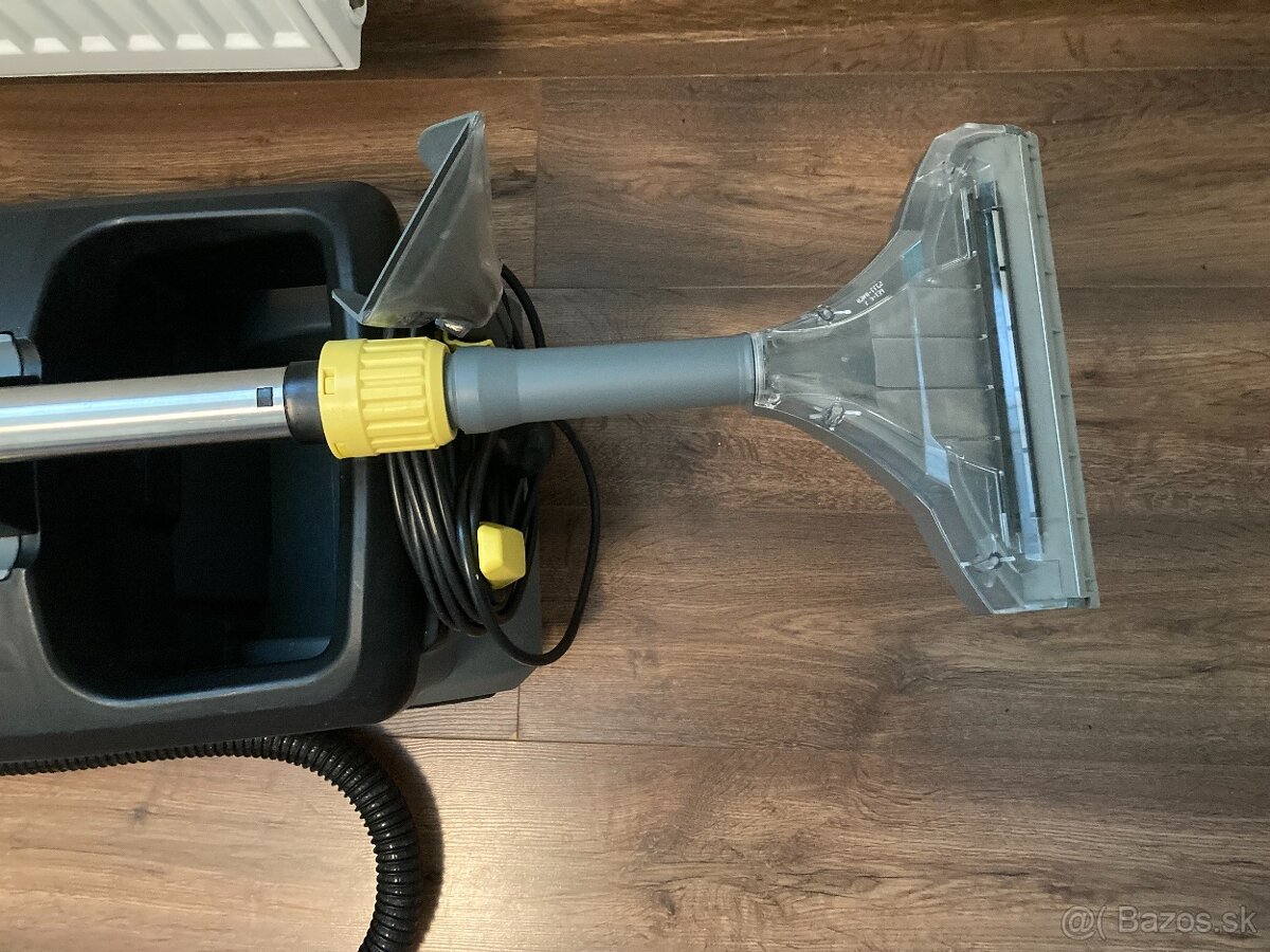 Prenajom tepovača Kärcher puzzi 10/1 - 2