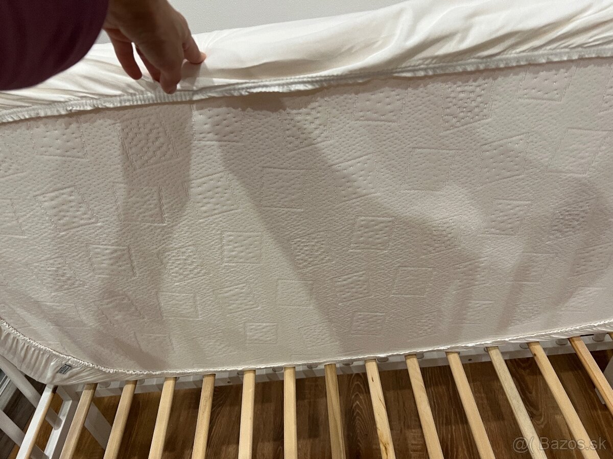 Dětská postýlka s matrací a prostěradly - 2