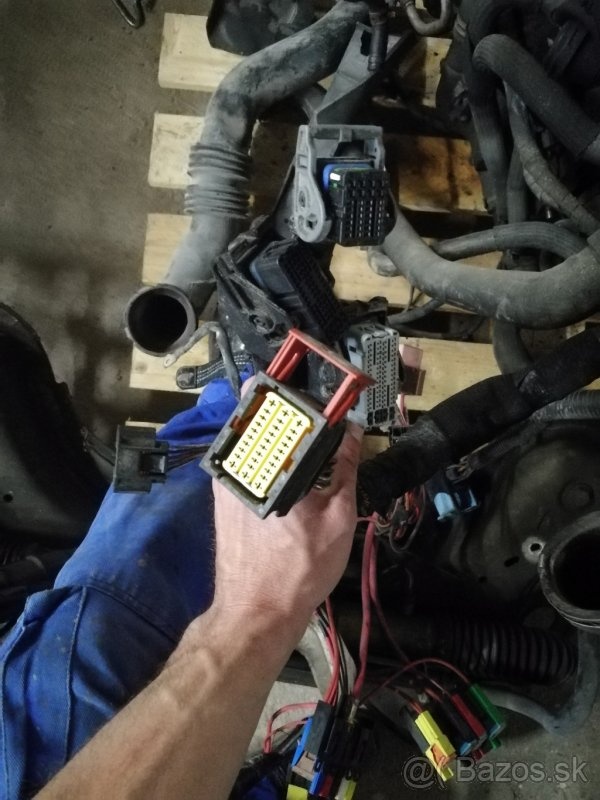 Renault Trafic 2.0 dci M9r riadiaca jednotka+kabeláž - 2