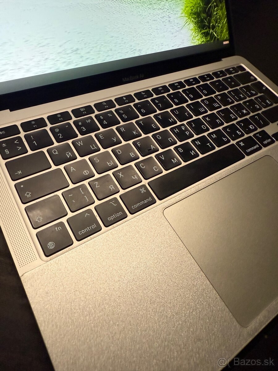 MacBook Air M1 8/256 battery 85% - 2