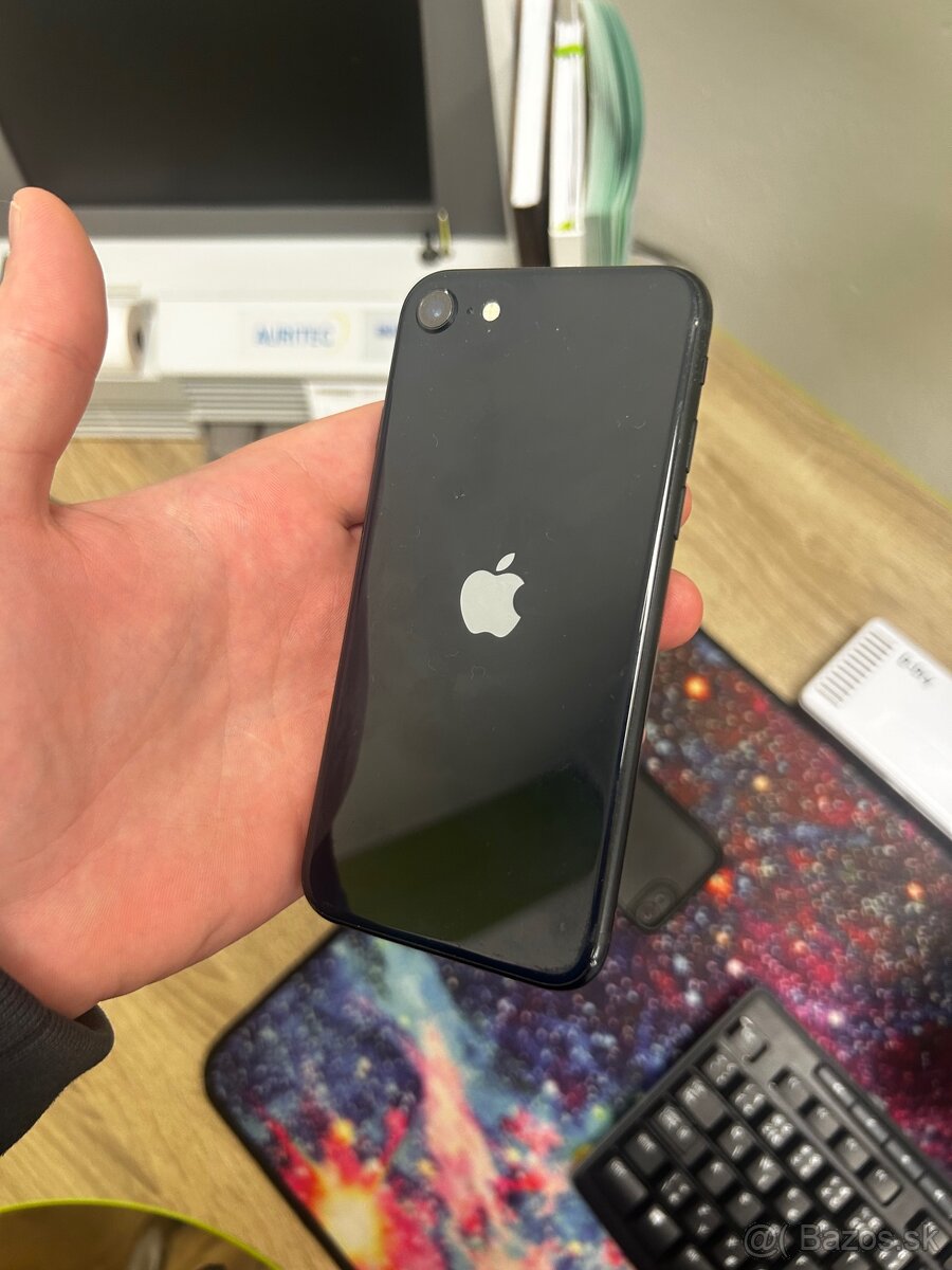 iPhone SE 2022 - 2