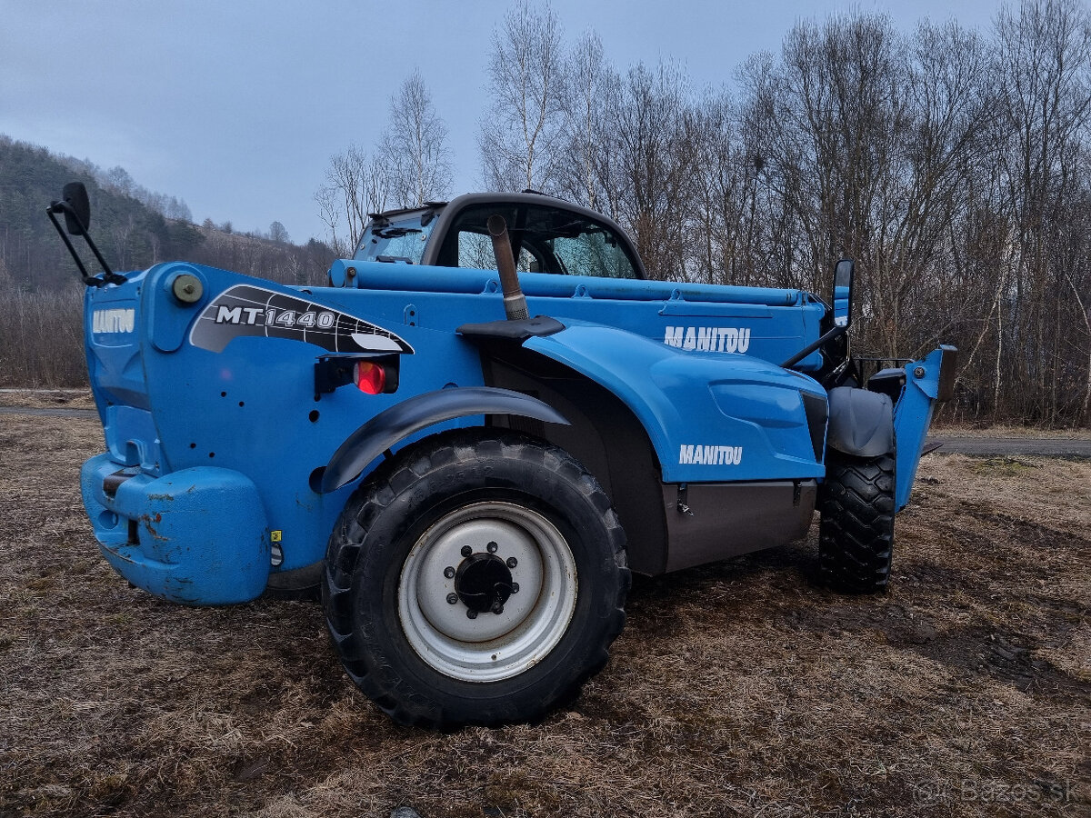 Teleskopický manipulátor Manitou MT1440 - 2