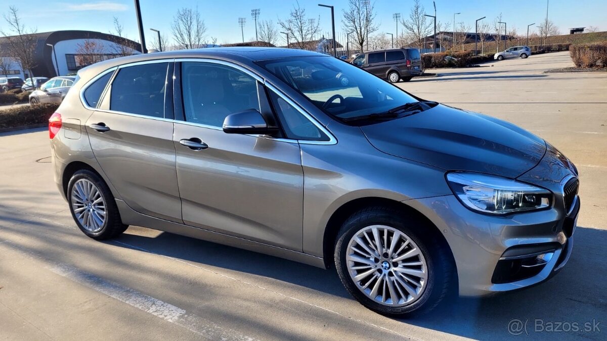 BMW 218d Active Tourer Luxury line - 2