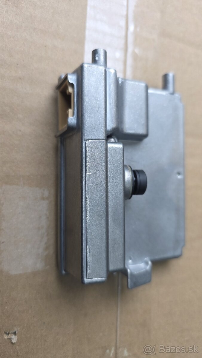 Predám prednú kameru asistenčných syst. (Lane/Front Assist) - 2