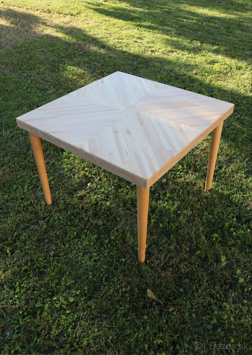 Stolík - 2