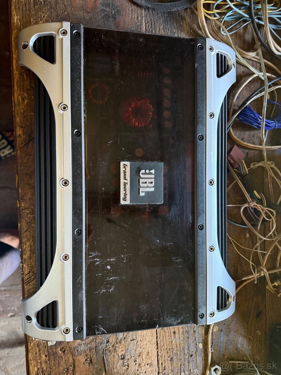 Kicker CX600.1. a JBL GTO601.1 - 2