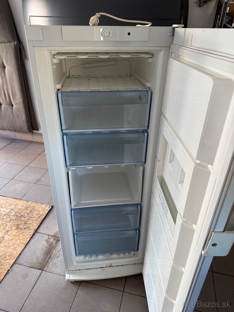 Predám mrazničku Bosch - 2