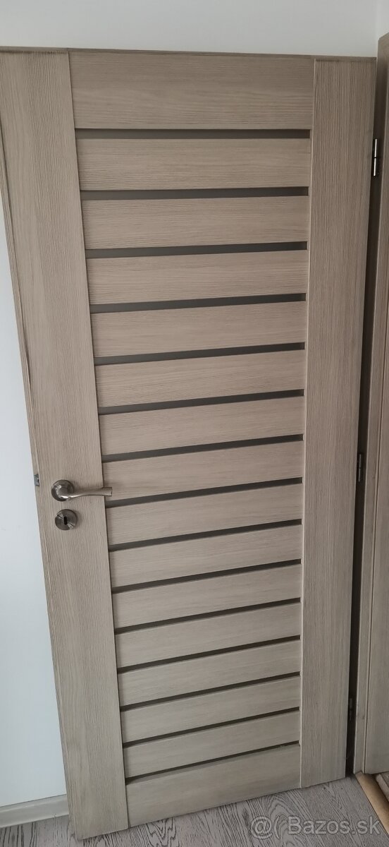 PREDÁM INTERIÉROVÉ DVERE 80a70cm. - 2