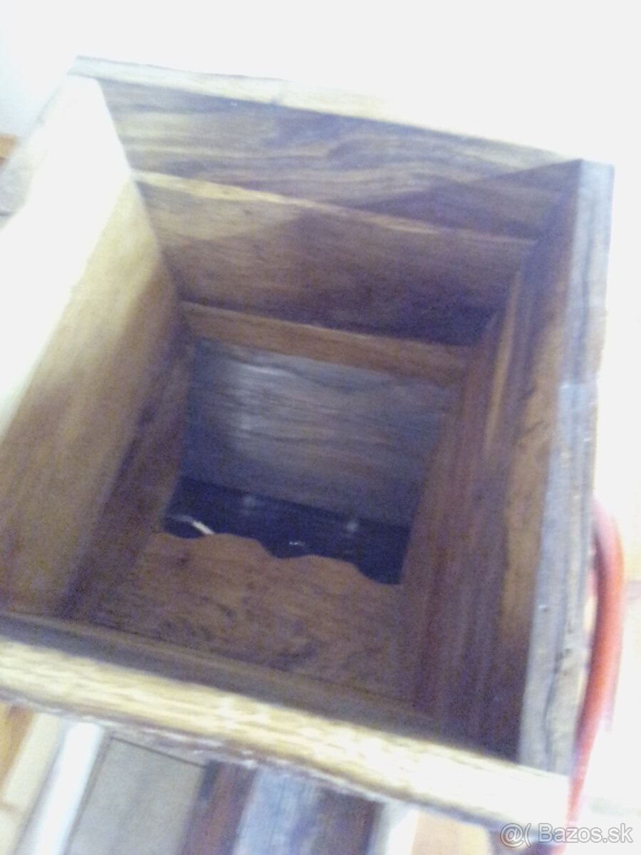 Starožitný mlyn na hrozno - 2